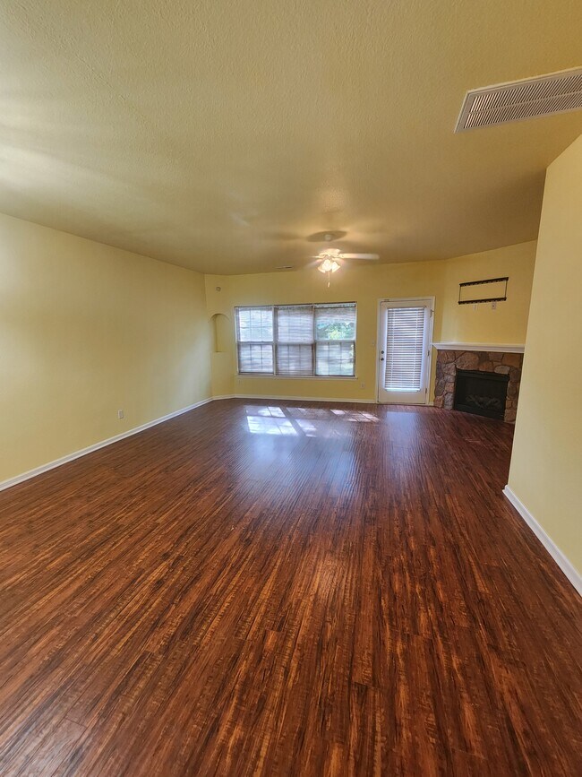 Foto del edificio - 905 Pecan Point Rd