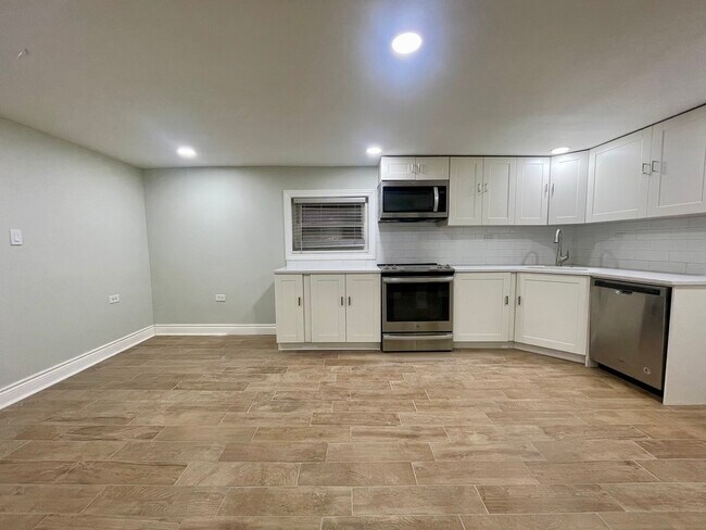Foto del edificio - 4339 W Drummond Pl