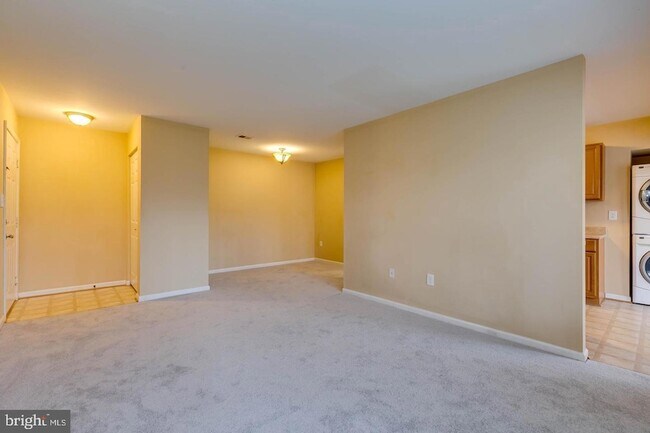 Foto del edificio - 8393 Buttress Ln