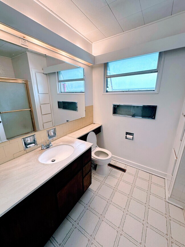 Building Photo - 3711 Trinity Dr