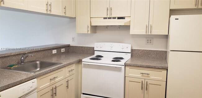 Foto del edificio - 9907 Nob Hill Ln