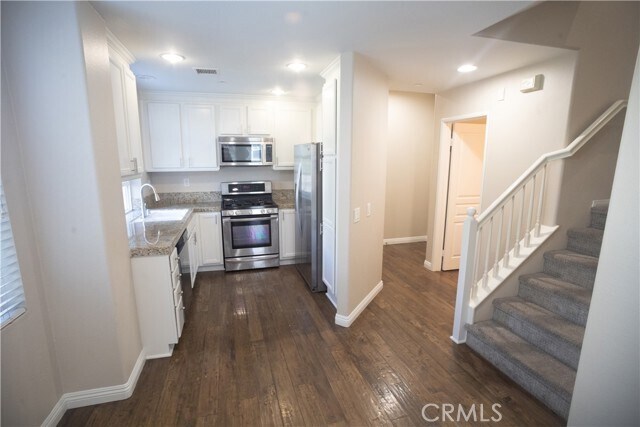 Building Photo - 24 Valmont Way