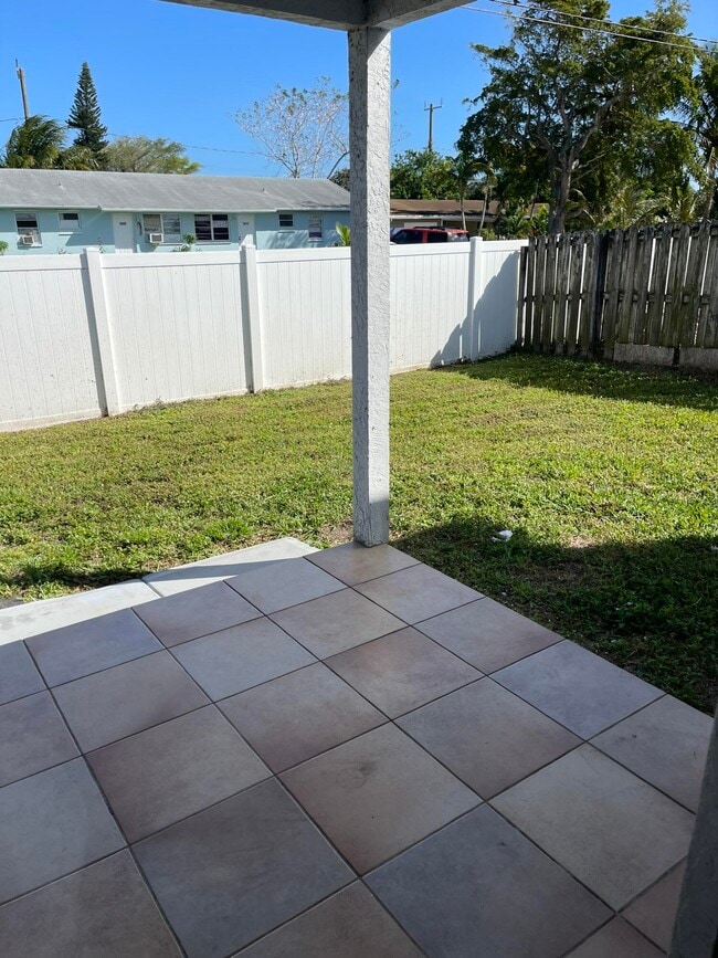 Foto del edificio - 3816 Woodridge Terrace