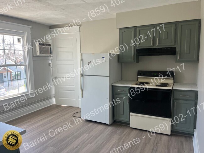 Foto del edificio - 224 E Poplar St