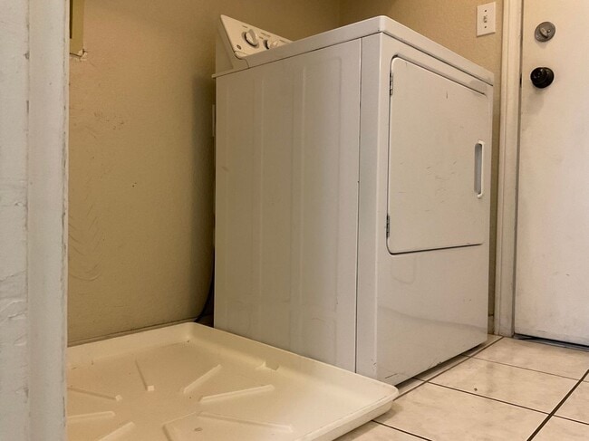 Foto del edificio - 3556 Tobel Spring Dr