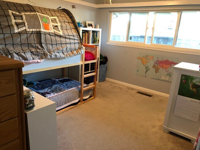 Foto del edificio - 2611 Meadow Glen Dr