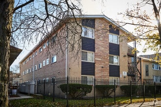 Building Photo - 7455 N Ridge Blvd