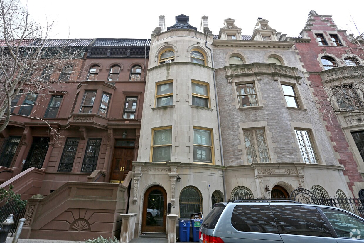 Building Photo - 316 W 81st St