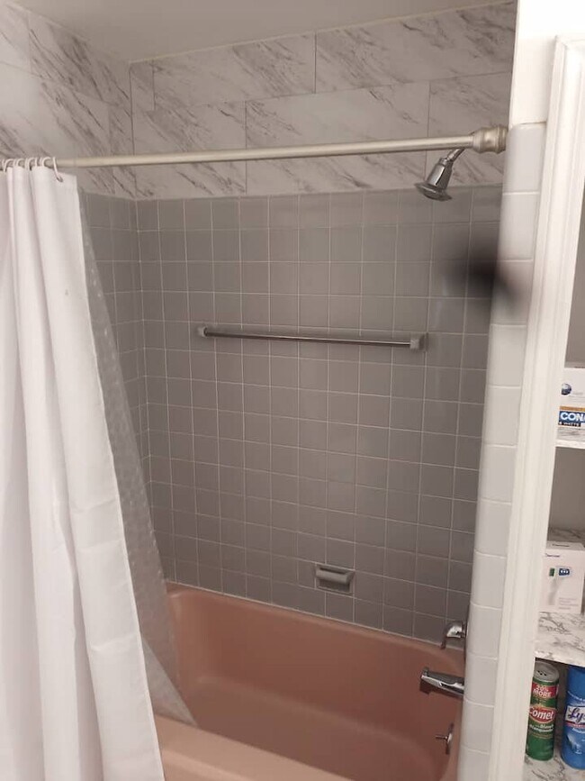 Building Photo - 811 Bethlehem Pike