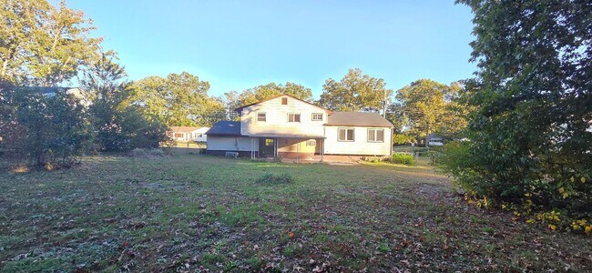 Building Photo - Beautifully Updated 4 Bedroom Rental Home