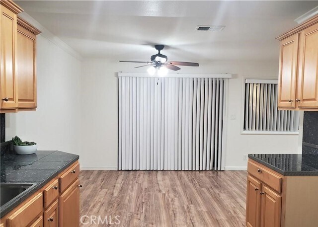 Foto del edificio - 5011 Alameda Way