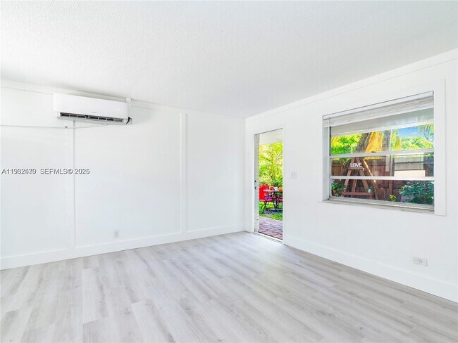 Foto del edificio - 2020 Miami Rd