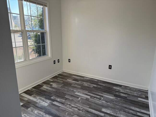 Foto del edificio - 3110 Daylilly Dr