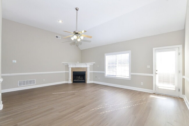 Building Photo - 4485 Nicholas Ln