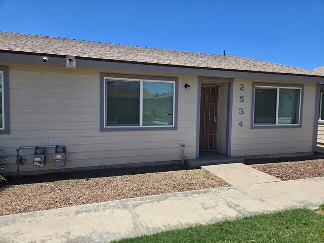 Foto del edificio - 2534 W Chestnut Ct