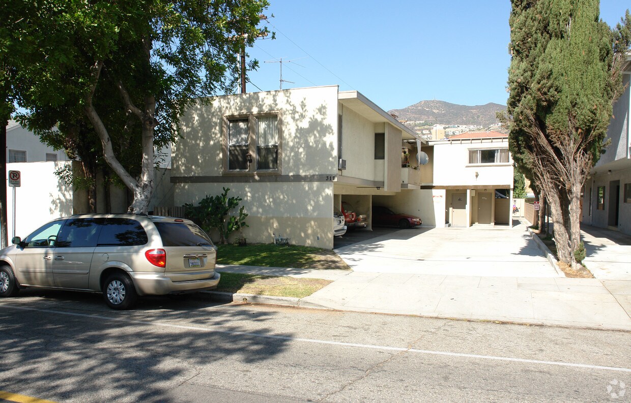 Primary Photo - 317 E Dryden St