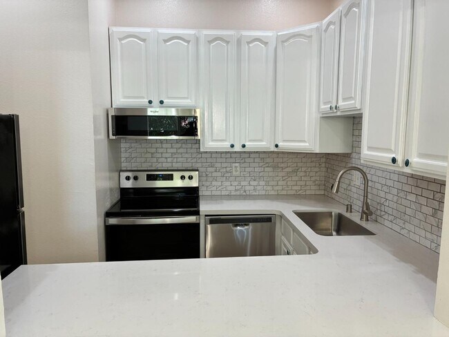Foto del edificio - 3550 Carter Dr