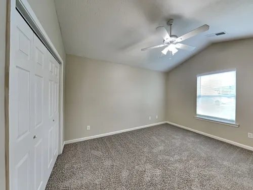 Building Photo - 410 Autumn Lake Ct