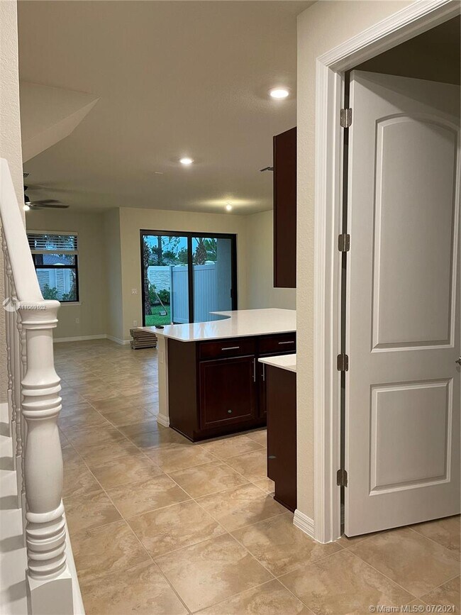 Building Photo - 8171 Cadre Noir Rd