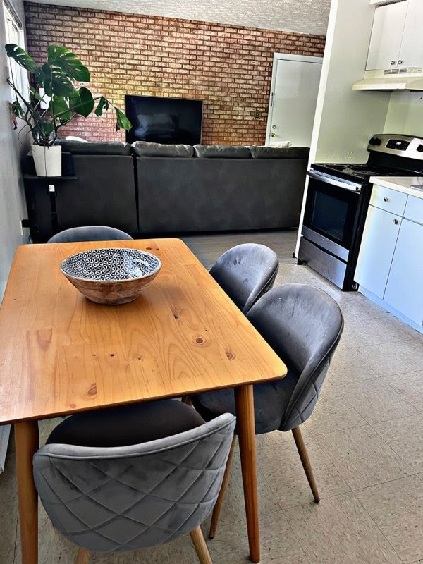 Building Photo - 2777 Blue Rock Rd