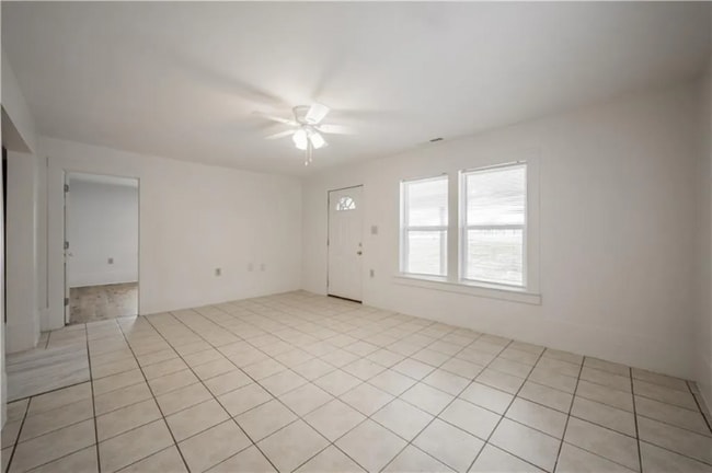 Photo - 129 W Main St House