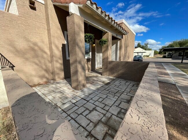 Patio - 726 S Nebraska St Townhome