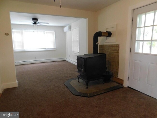 Building Photo - 13142 Lord Fairfax Hwy