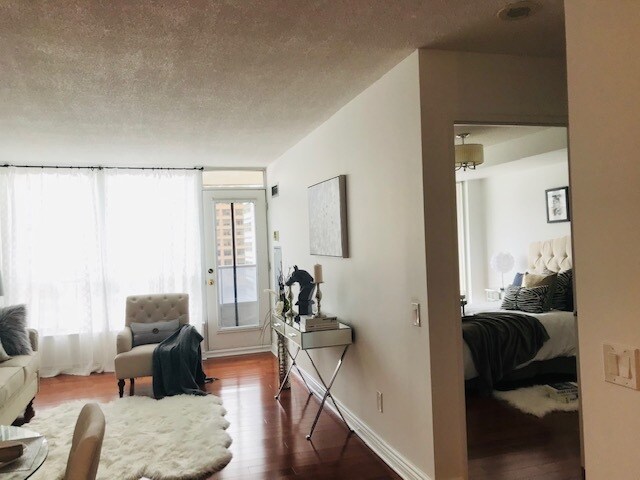 Photo du bâtiment - 750 Bay St