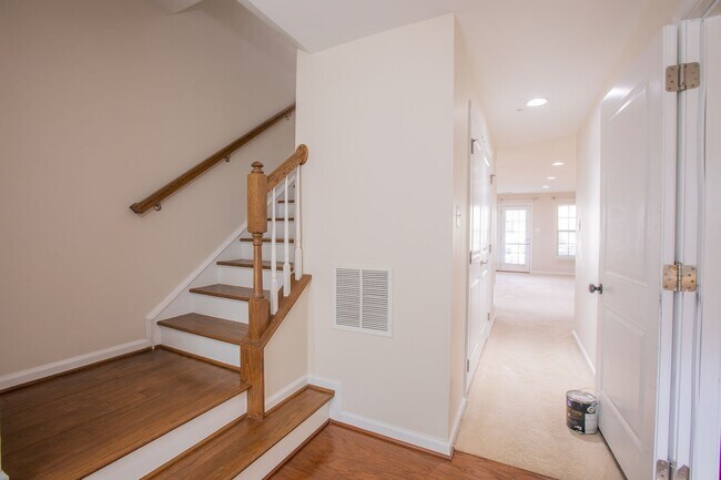 Foto del edificio - Gorgeous 3 BR/2.5 BA Townhome in Hanover!