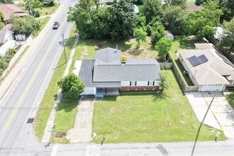 Building Photo - 2936 Syracuse Ave