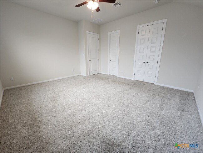 Building Photo - 2209 Hoja Ave