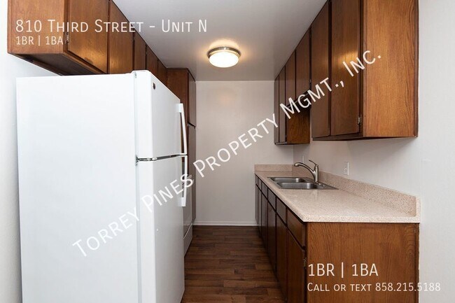 Building Photo - 1 Bedroom in Amazing Beach Location with O...