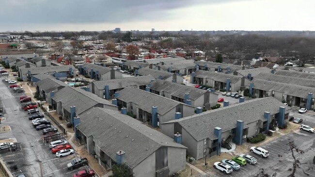  - Urban Oaks @ 51st Apartments