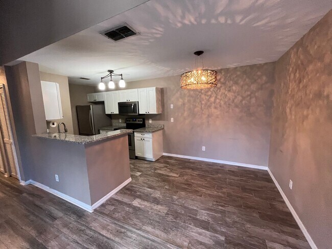 Foto del edificio - 6088 Westgate Dr