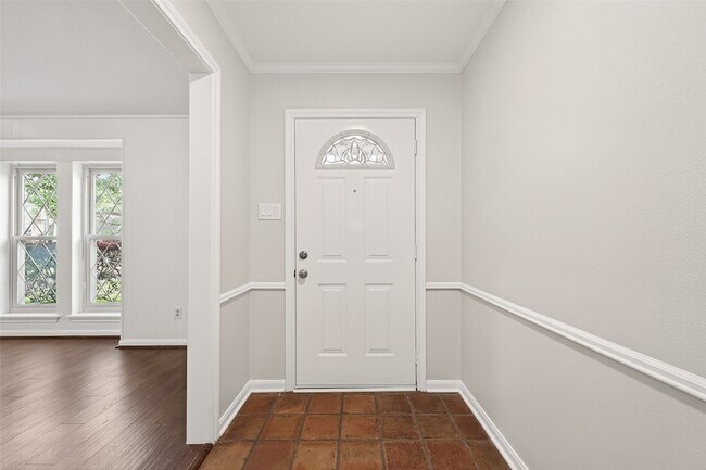 Foto del edificio - 6207 Claridge Dr