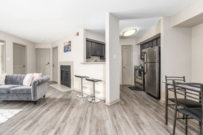 Foto del edificio - 904 Maplebrook Dr