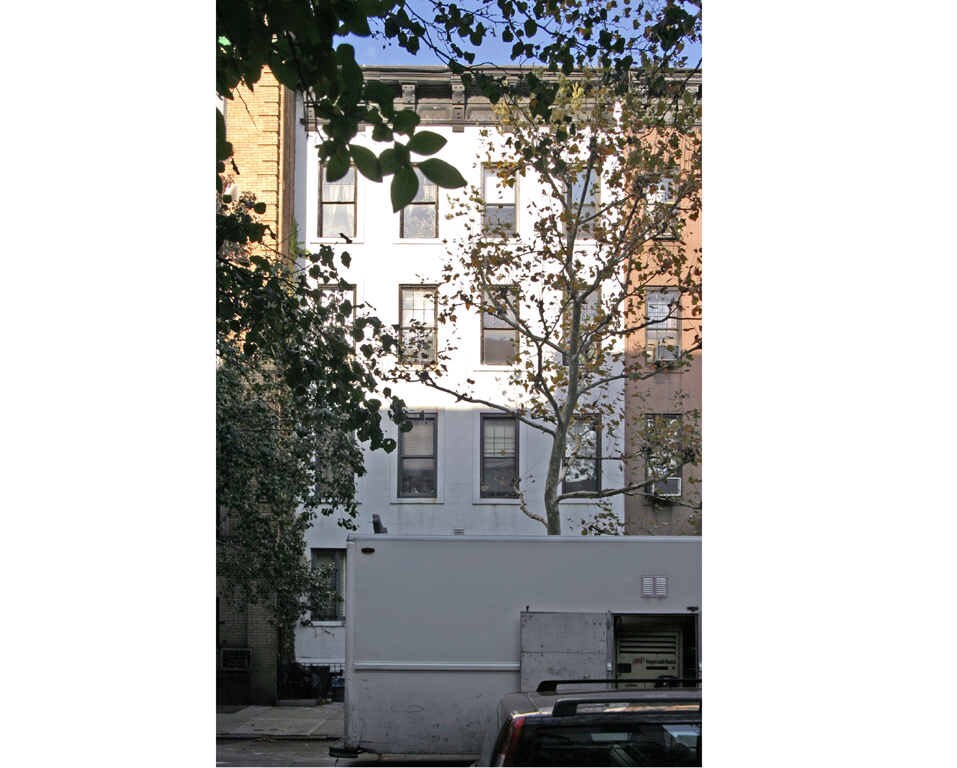 Primary Photo - 415 E 84th St
