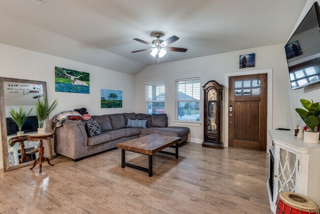 Foto del edificio - 108 Arrowhead Dr
