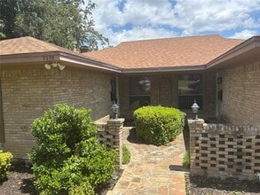Building Photo - 7338 Walling Ln