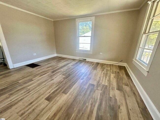 Building Photo - 13 Allen St