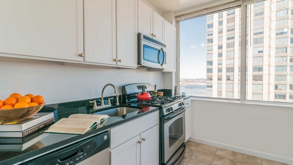 Foto principal - 170 Riverside Blvd