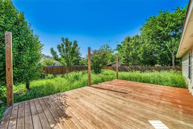 Building Photo - 119 Aguilar Dr