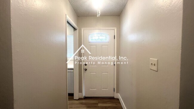 Foto del edificio - Wonderful 3bd/2ba House with Garage near F...