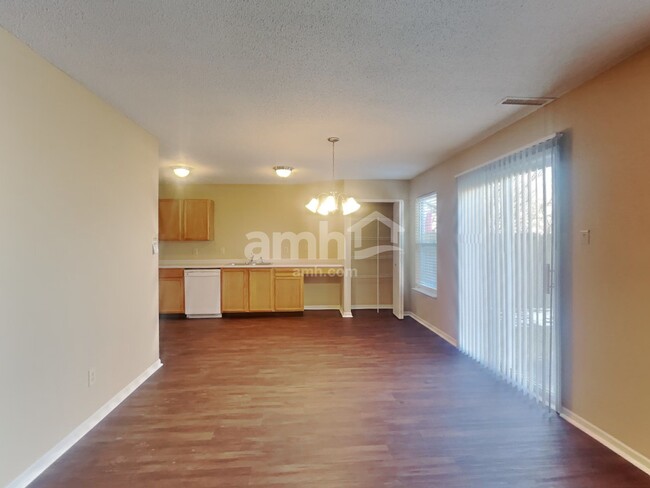 Foto del edificio - 2386 Summerwood Ln