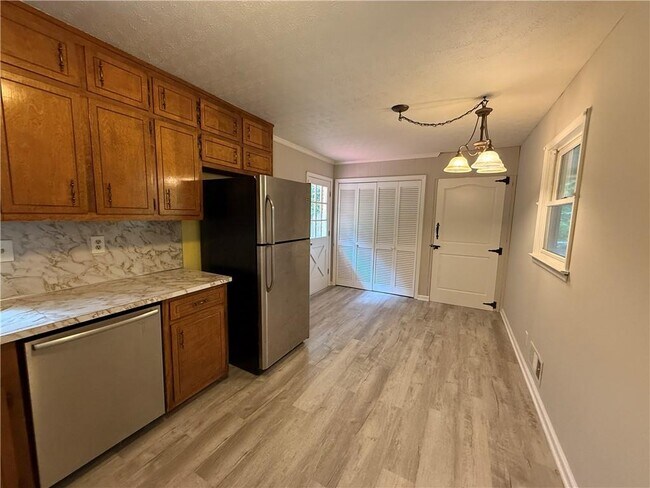 Foto del edificio - 3155 Oak Dr
