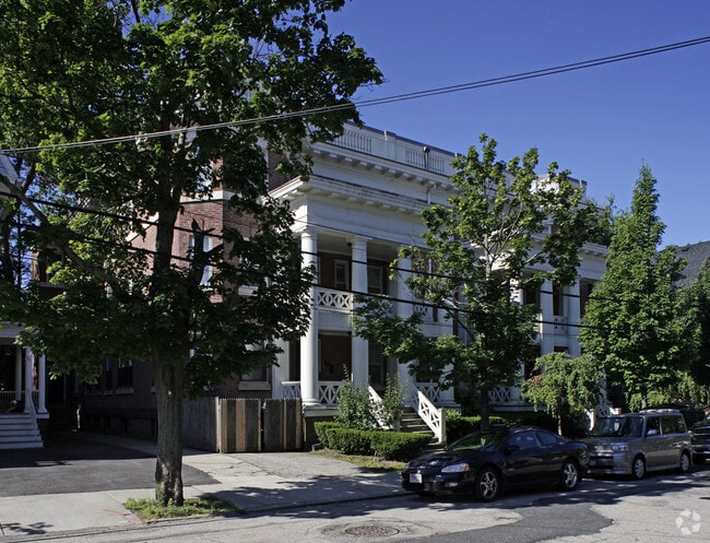 Building Photo - 165-167 Lloyd Ave