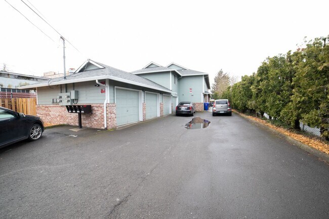 Foto del edificio - 3411-3423-3423 SE 85th Ave