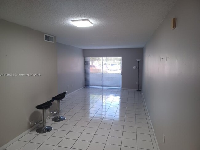 Foto del edificio - 9225 SW 87th Ave