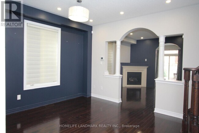 Building Photo - 404 LADY NADIA Dr