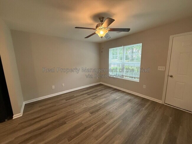 Foto del edificio - 1207 Willard St